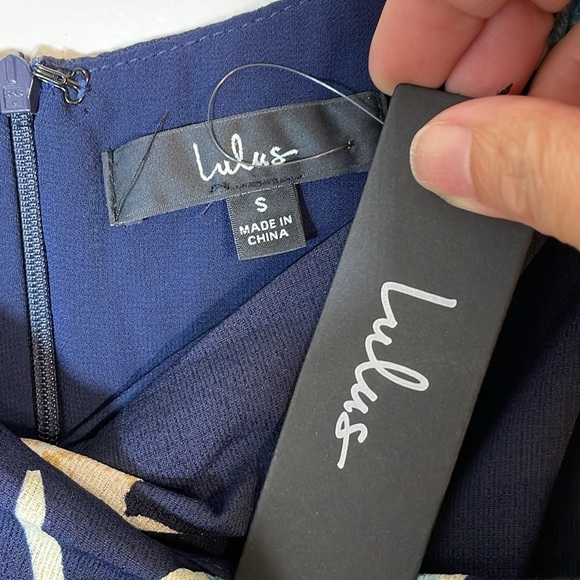 NWT. Lulus Small Draw You Close Navy Blue Floral Sleeveless Surplice Midi Dress. - Picture 6 of 13